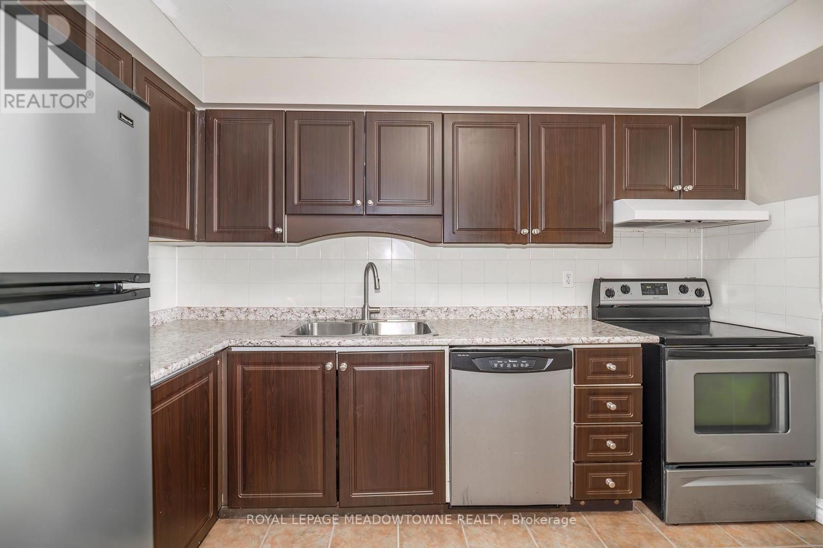 Apartment at 905 - 1110 WALDEN CIRCLE, Mississauga