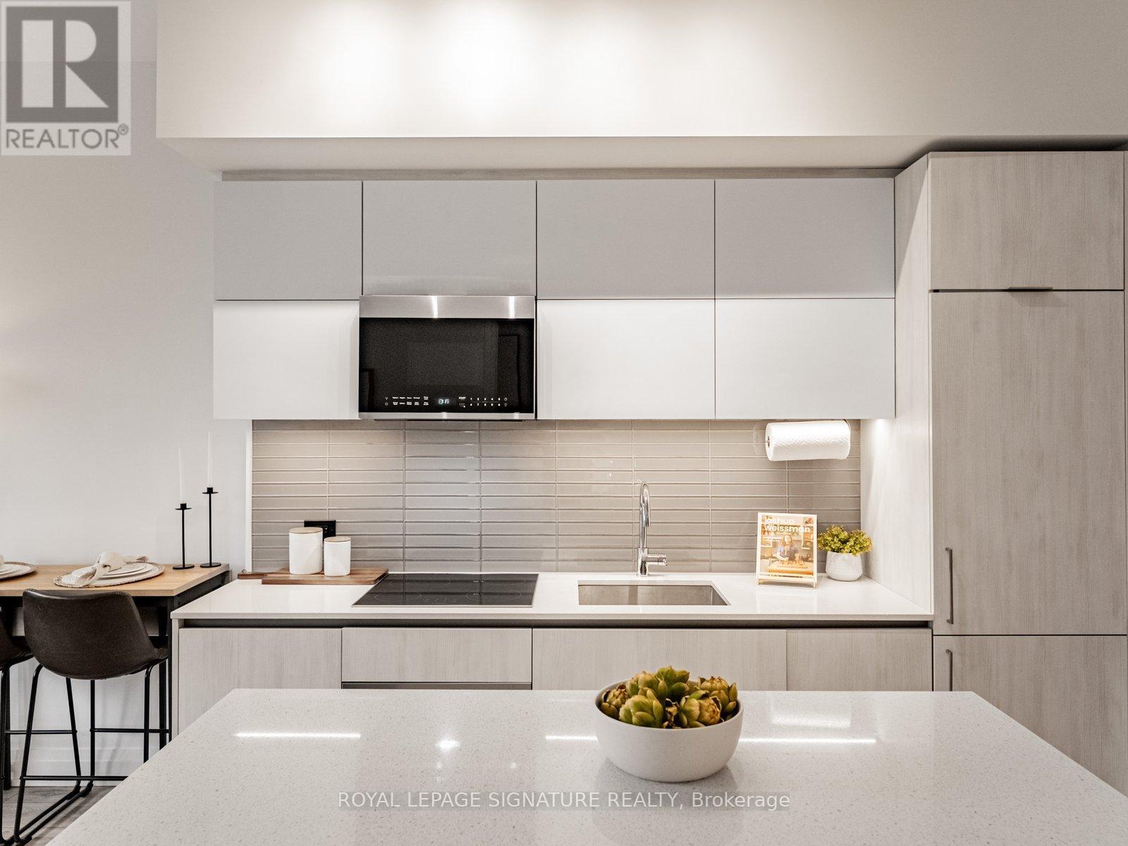 Apartment at 102 - 21 PARK STREET E, Mississauga (Port Credit)