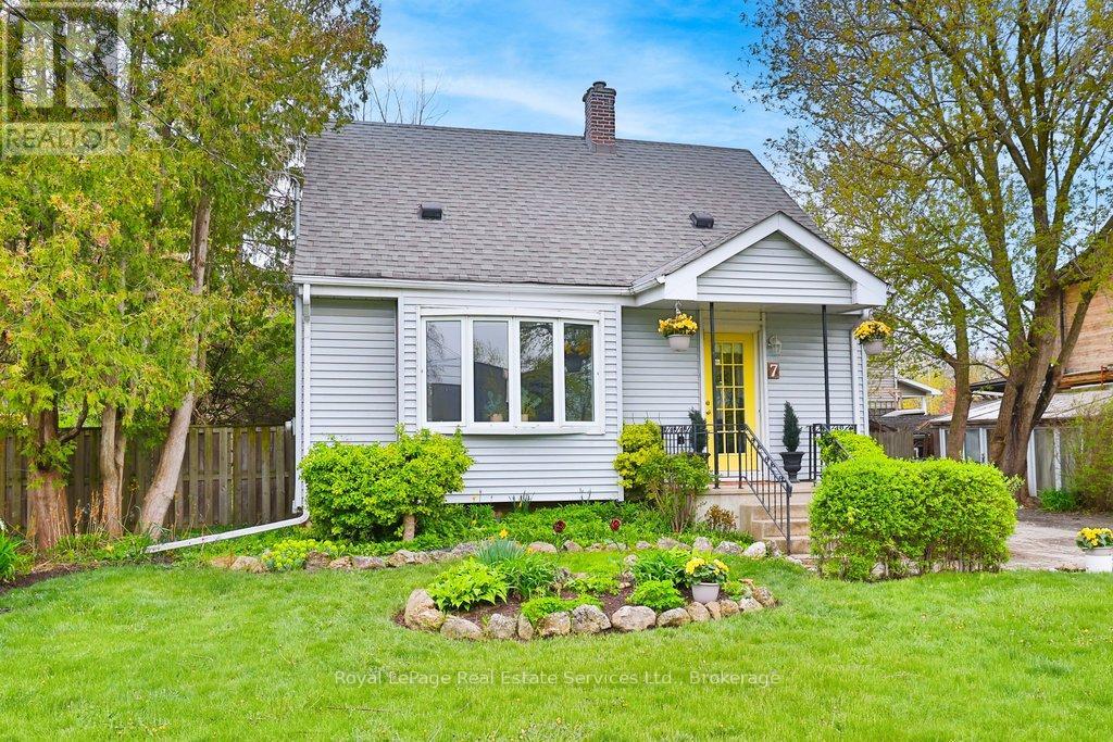 Detached at 7 STEWART STREET, Oakville (CO Central)