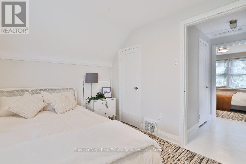 Detached at 7 STEWART STREET, Oakville