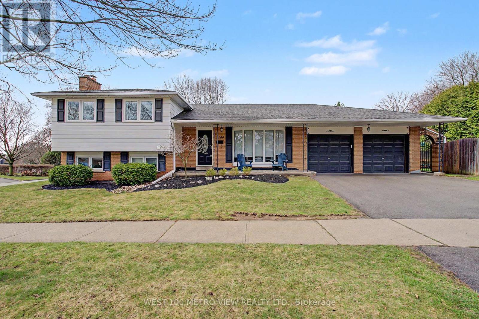 Detached at 2144 SANDRINGHAM DRIVE, Burlington (Brant Hills)