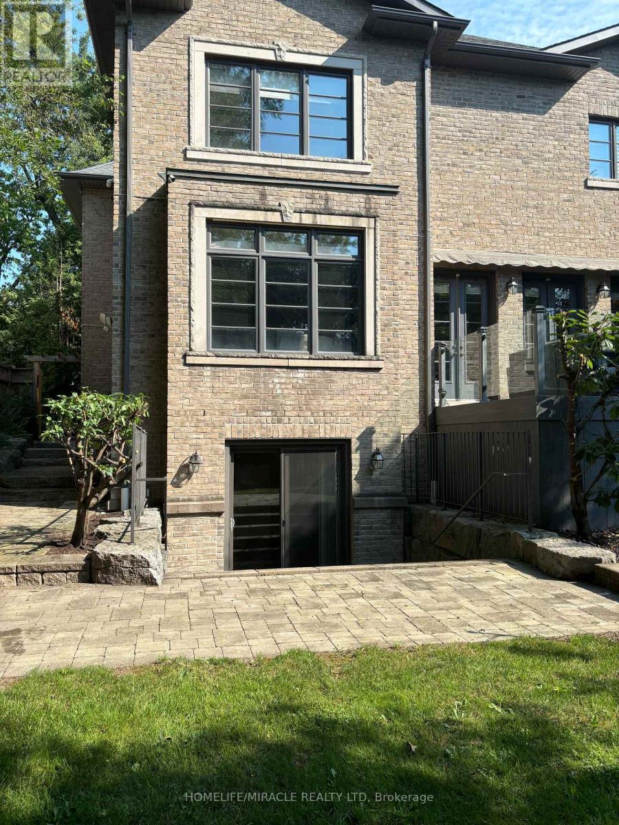Detached at LOWER - 81 CHESTNUT HILLS PARKWAY, Toronto (Edenbridge-Humber Valley)