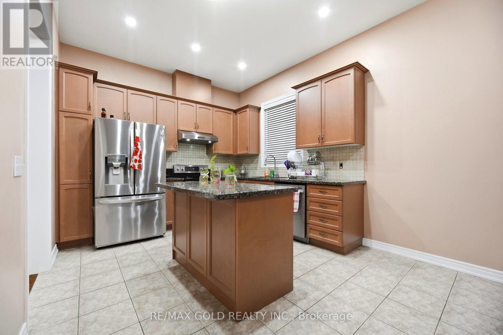 Detached at 26 DRUMMONDVILLE DRIVE, Brampton