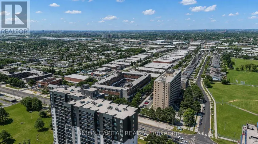 Townhouse at 126 - 10 EDDYSTONE AVENUE, Toronto