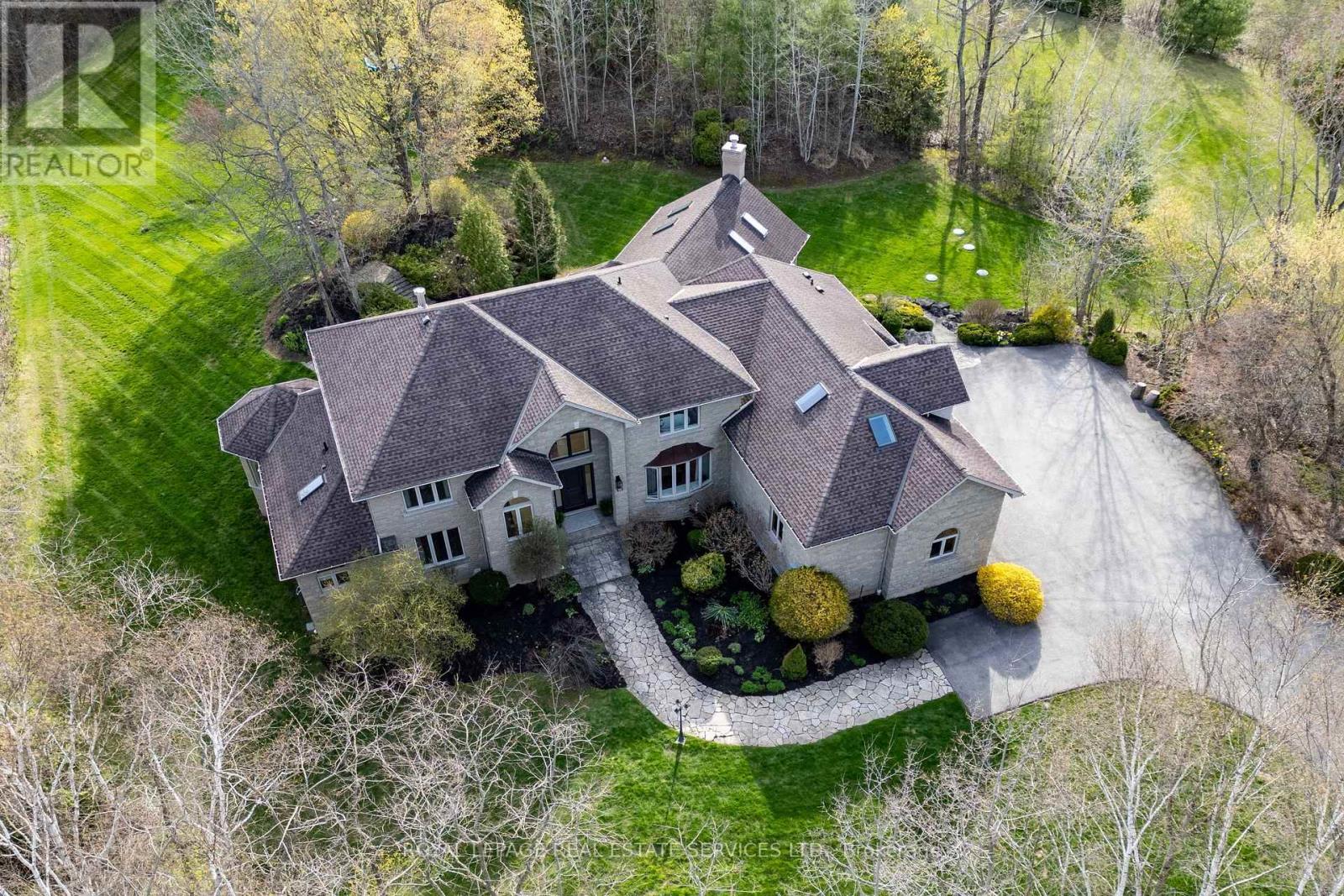 Detached at 6472 MCNIVEN COURT, Burlington