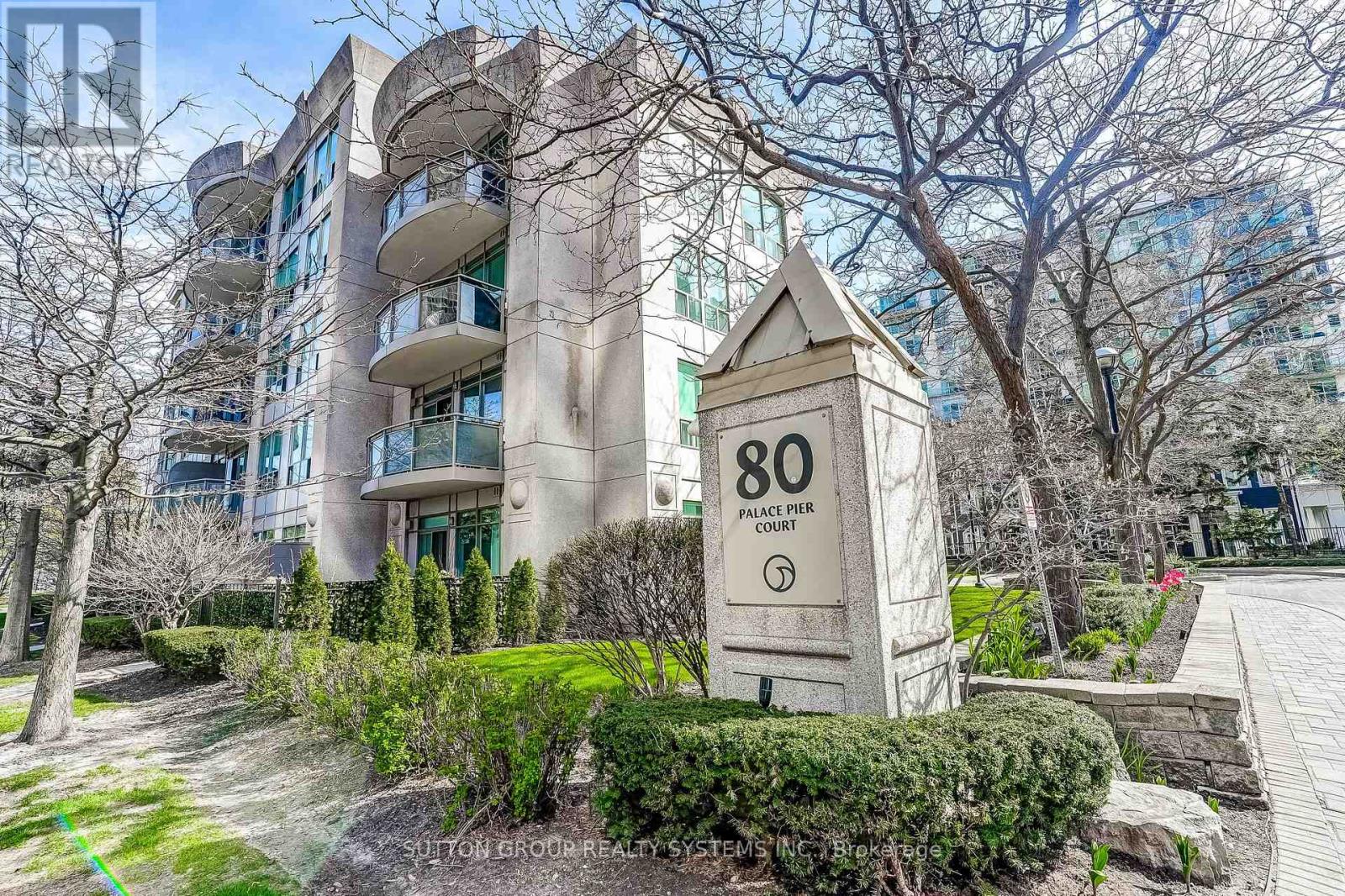 Apartment at 404 - 80 PALACE PIER COURT, Toronto (Mimico)