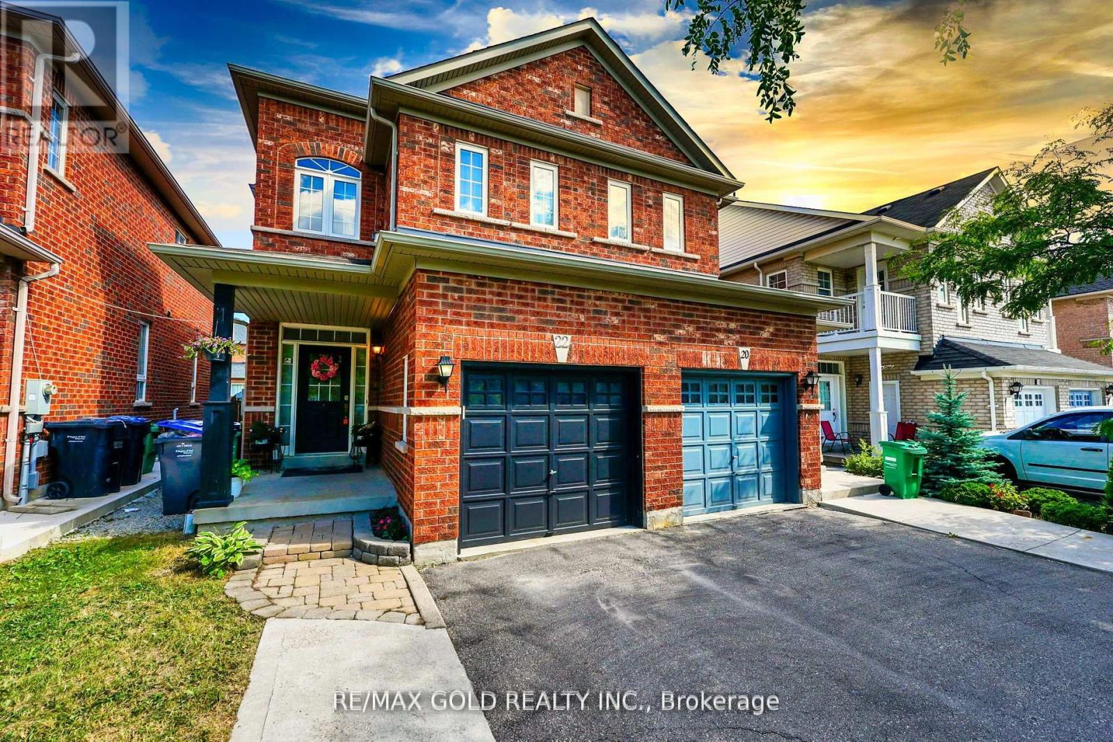 Semi-Detached/Link at 22 NATHANIEL CRESCENT, Brampton (Bram West)