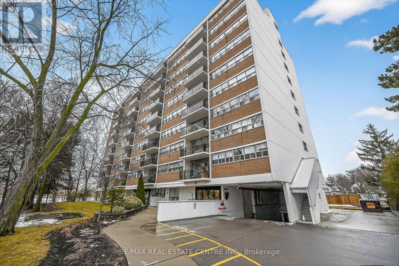 Apartment at 702 - 212 KERR STREET, Oakville (CO Central)