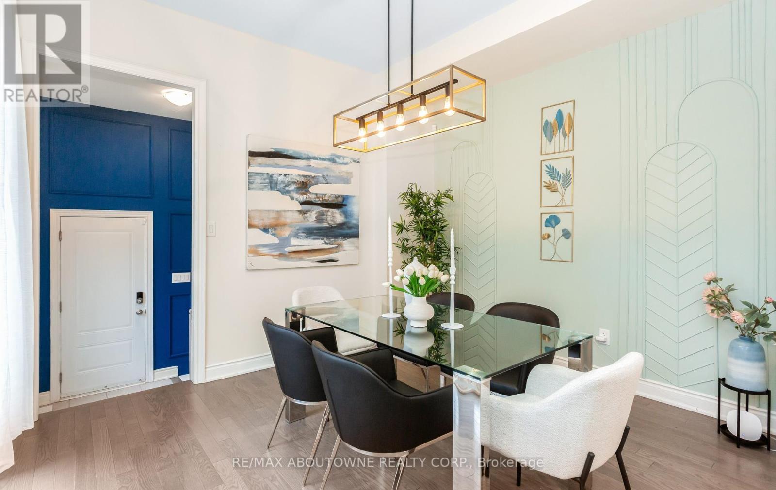 Detached at 3294 MILLICENT AVENUE, Oakville