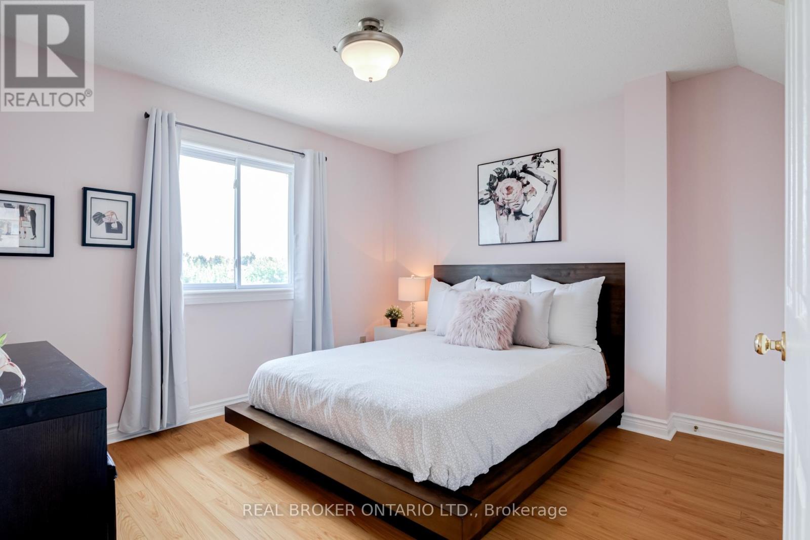 Detached at 87 TAYLORWOOD AVENUE, Caledon