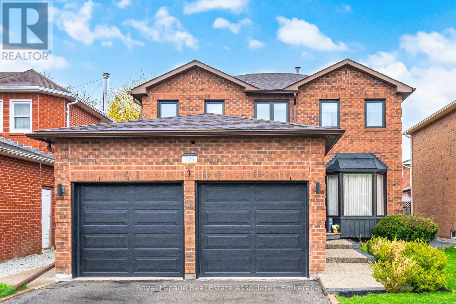 Detached at 225 BARBER DRIVE, Halton Hills (Georgetown)