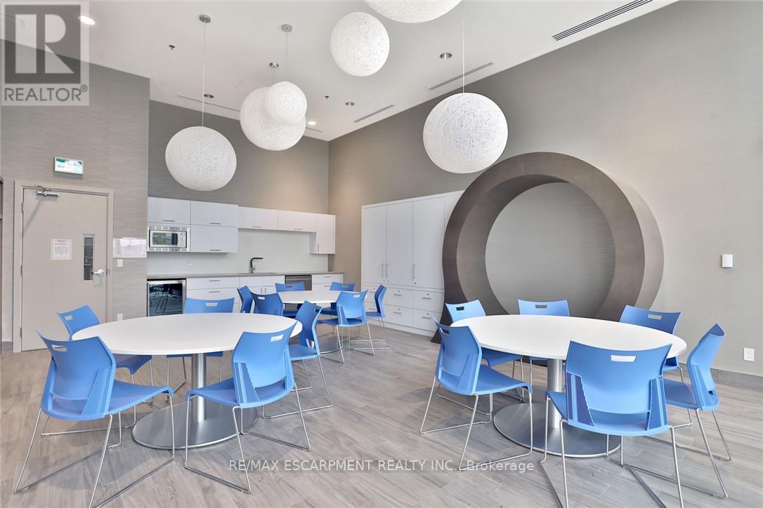 Apartment at 1507 - 2081 FAIRVIEW STREET, Burlington
