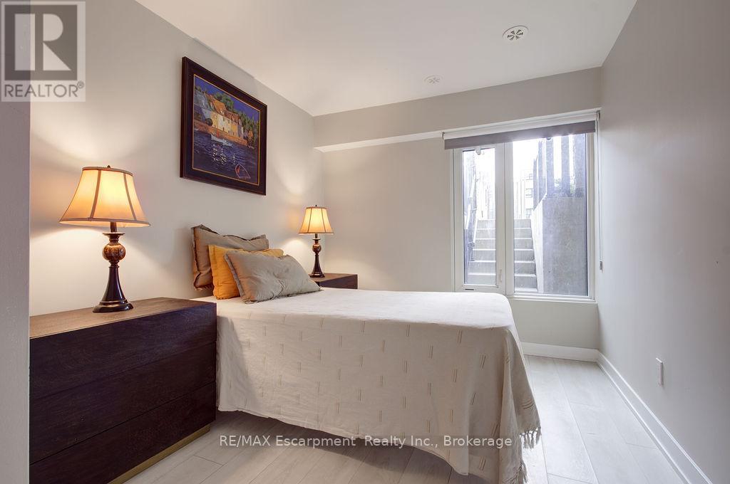 Townhouse at 501 - 1127 COOKE BOULEVARD, Burlington