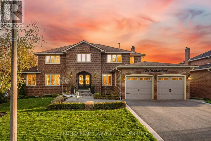 Detached at 2 WHITMORE COURT, Brampton