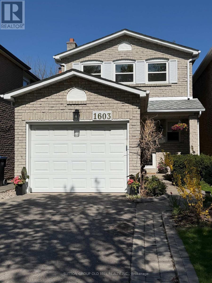 Detached at 1603 DEWBERRY CRESCENT, Mississauga (Rathwood)