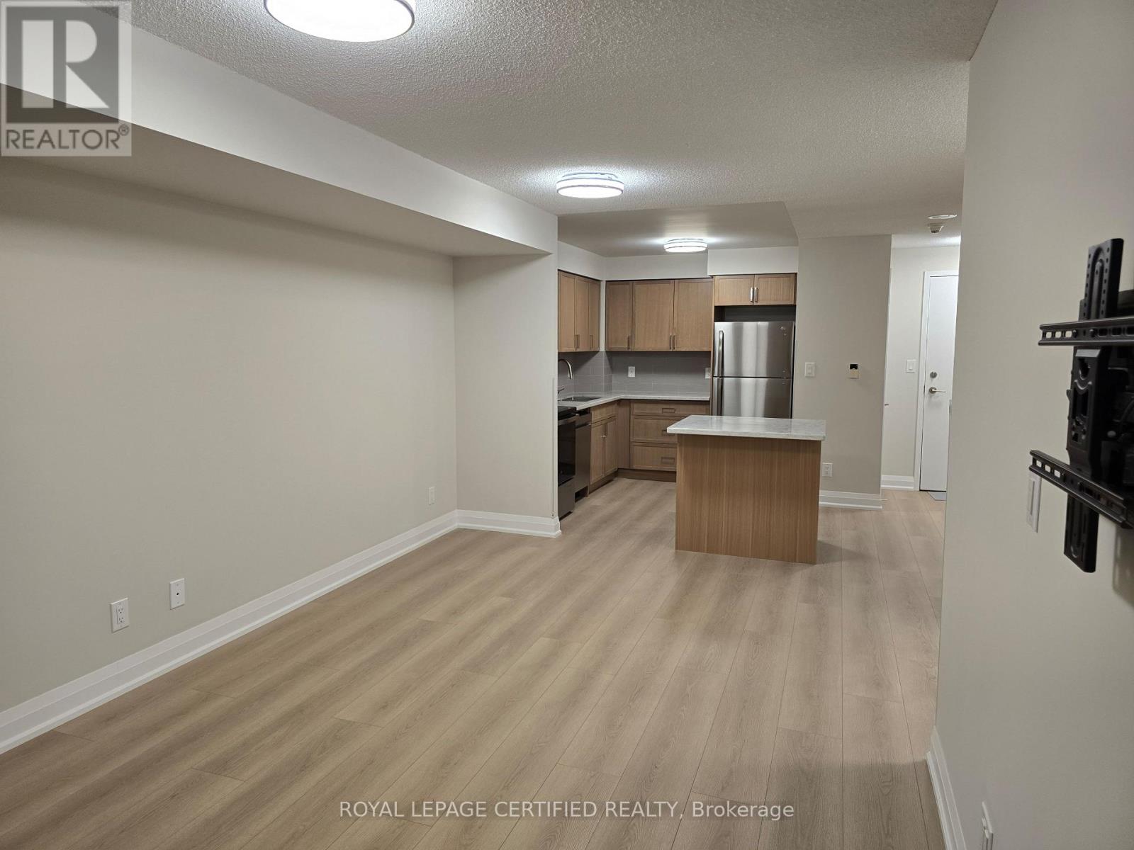 Apartment at 2103 - 3880 DUKE OF YORK BOULEVARD, Mississauga (City Centre)