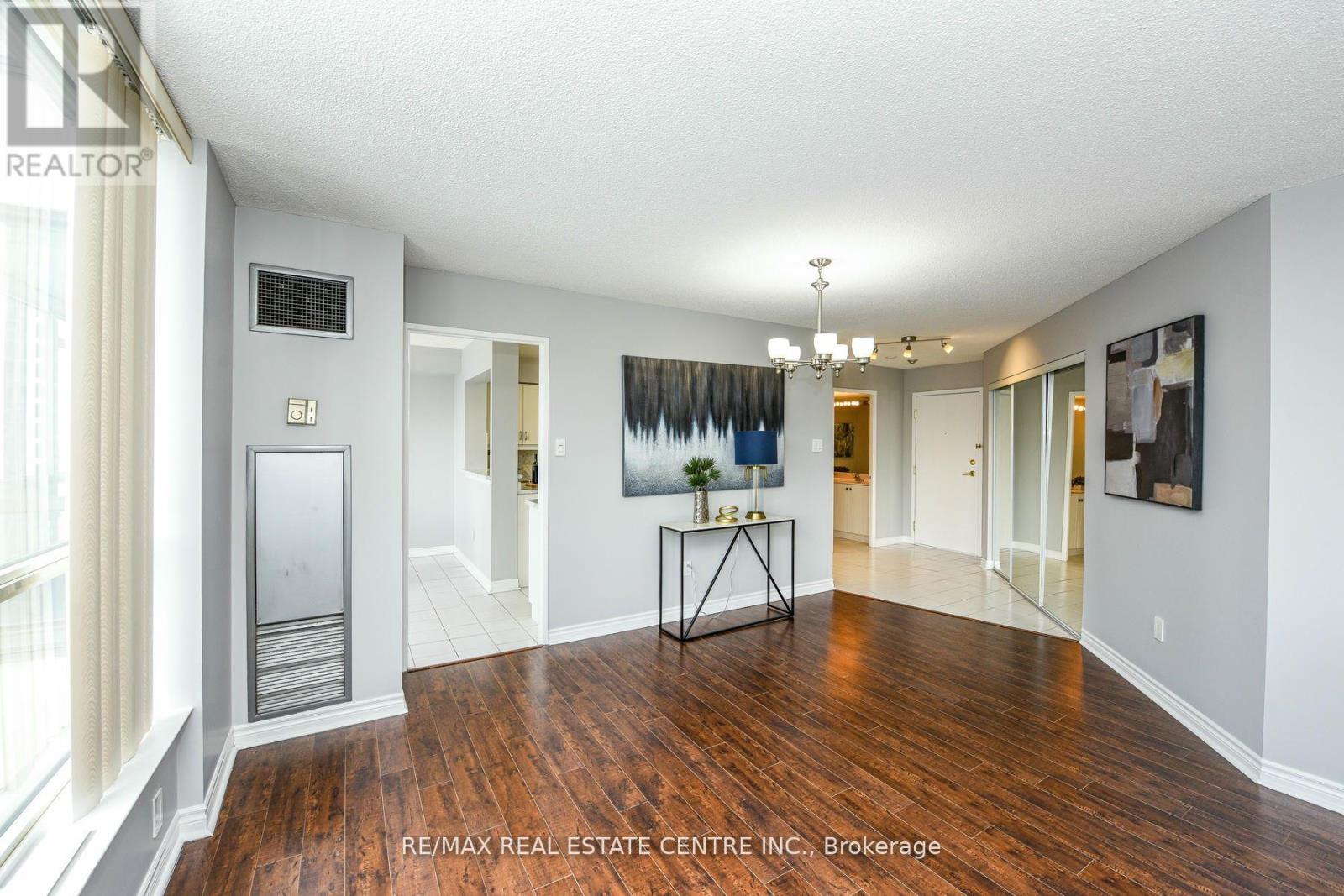 Apartment at 1805 - 55 ELM DRIVE, Mississauga
