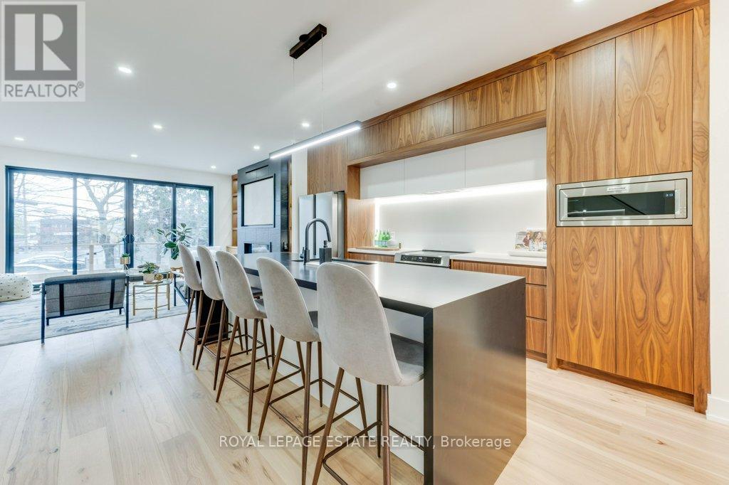 Detached at 4 LUNNESS ROAD, Toronto