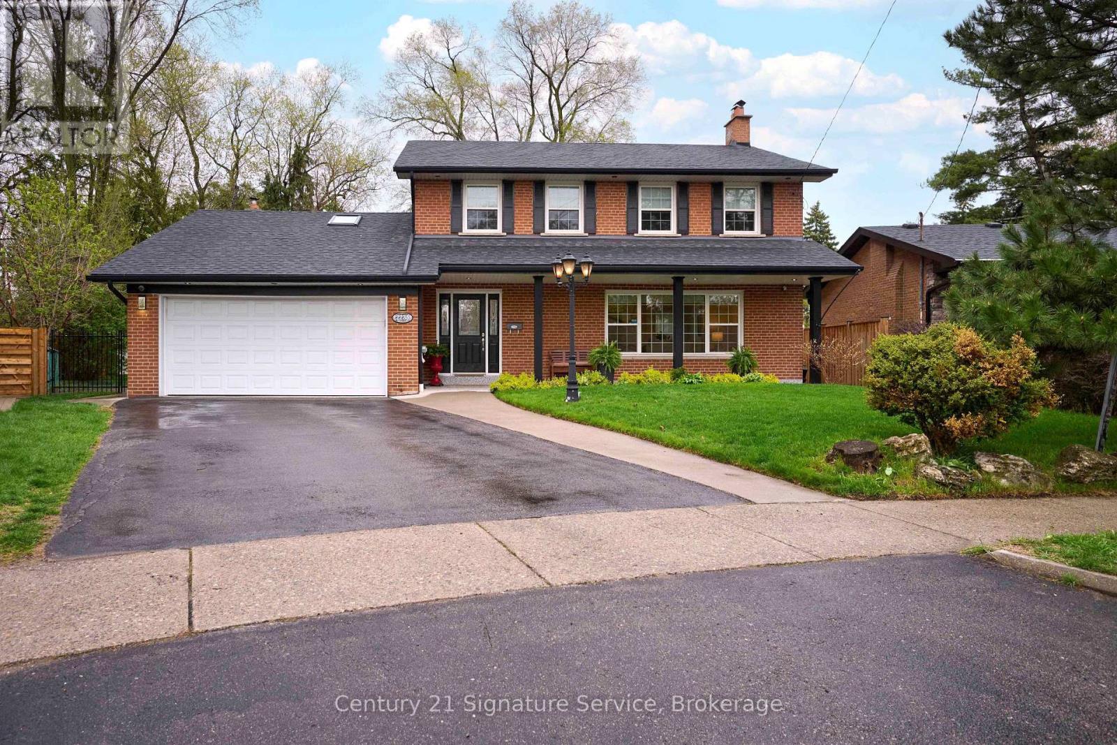 Detached at 2235 DENISE ROAD, Mississauga (Lakeview)