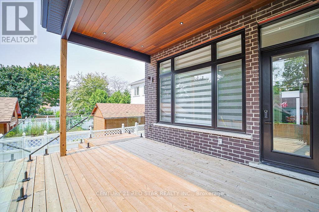 Detached at 1 FRANKWOOD ROAD, Toronto