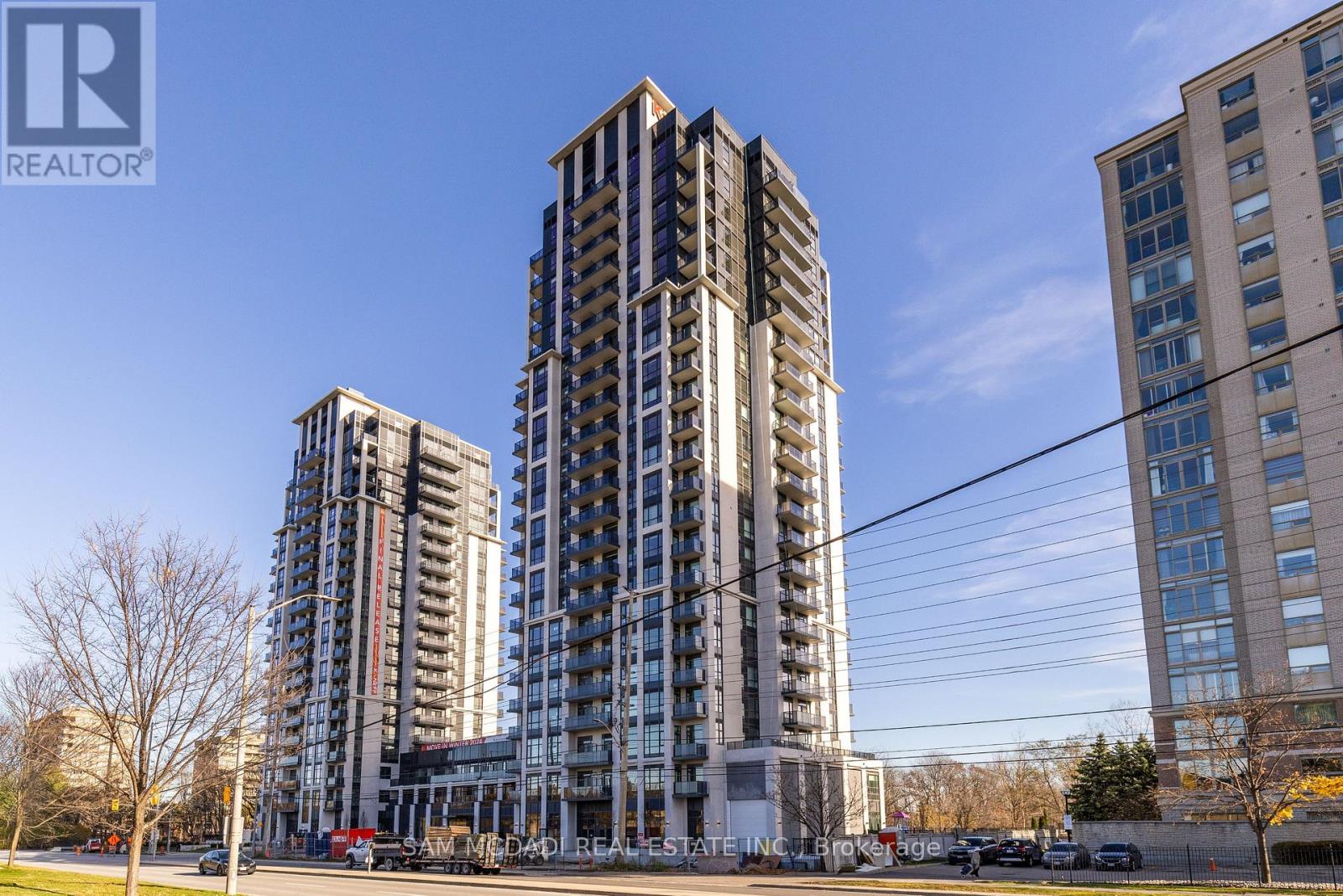 Apartment at 2003 - 202 BURNHAMTHORPE ROAD E, Mississauga (City Centre)