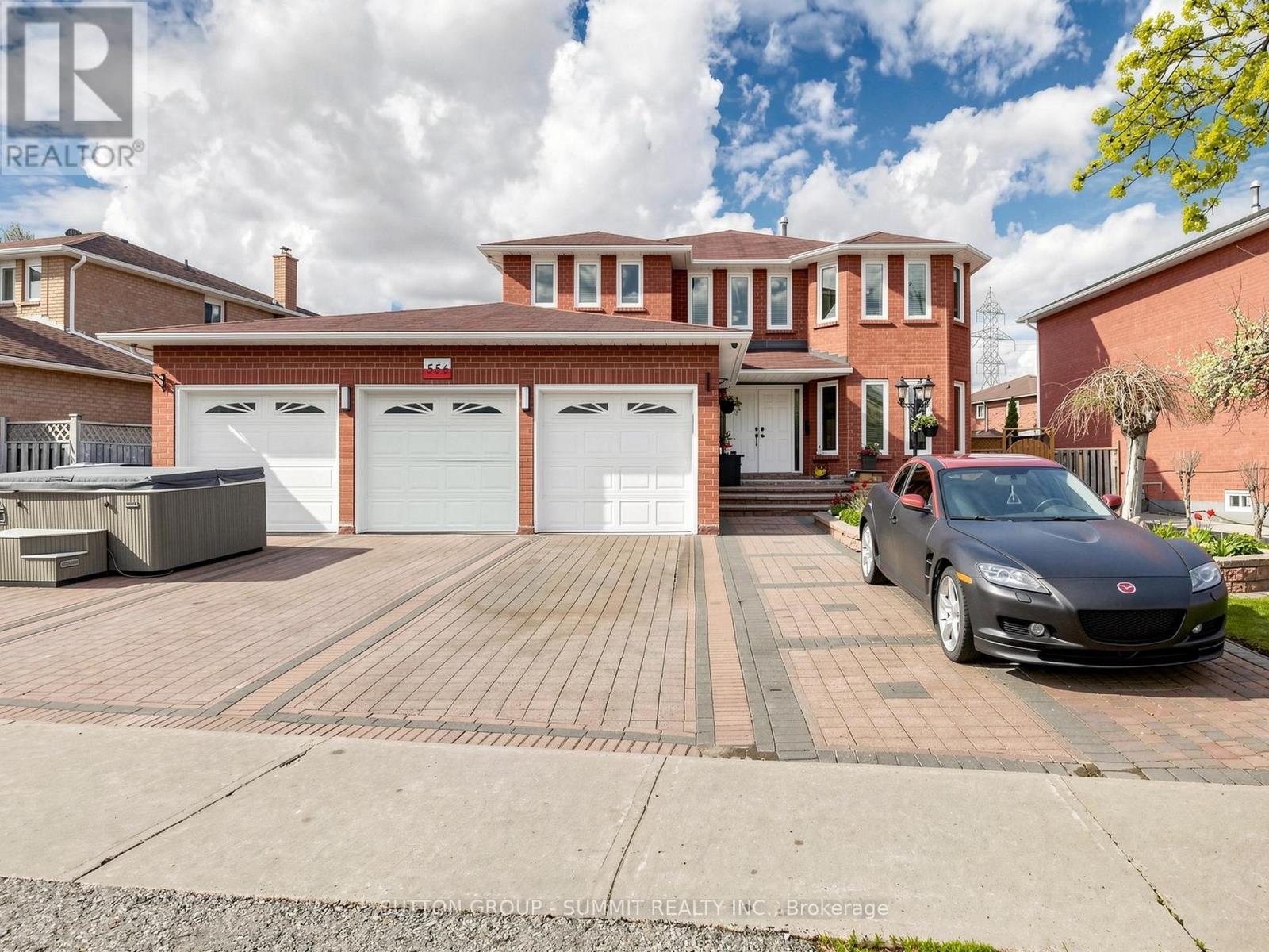 Detached at 556 RAY LAWSON BOULEVARD, Brampton (Fletcher's Creek South)