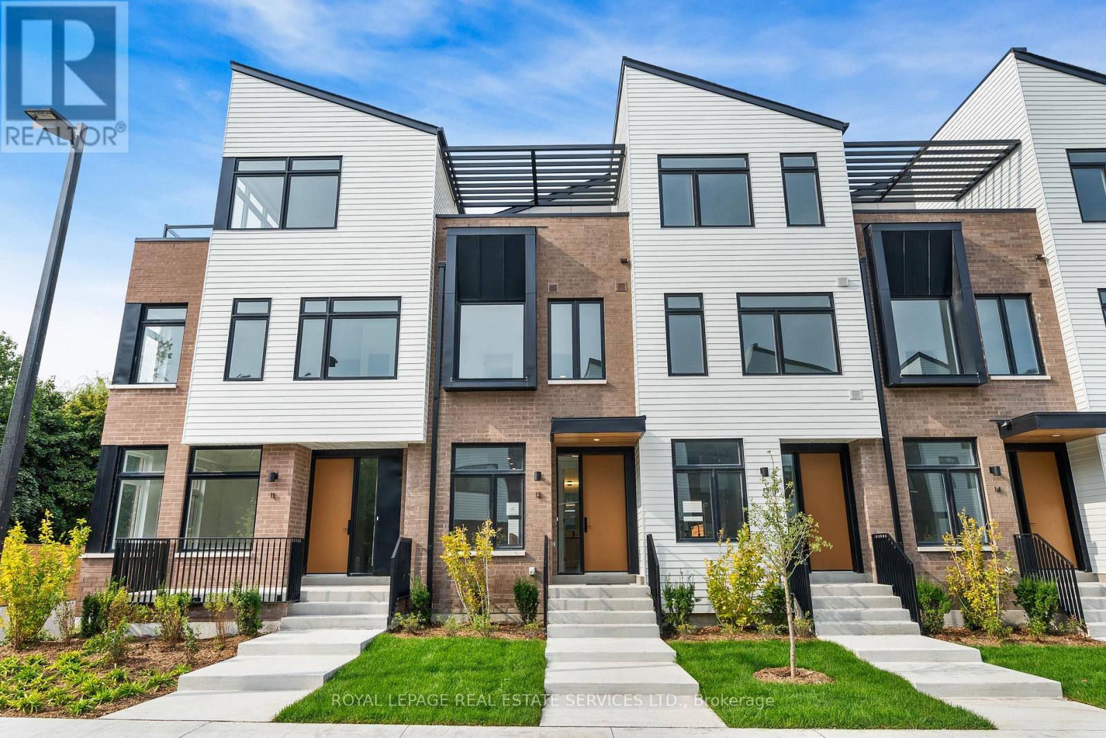 Townhouse at 12 - 20 LOU PARSONS WAY, Mississauga (Port Credit)