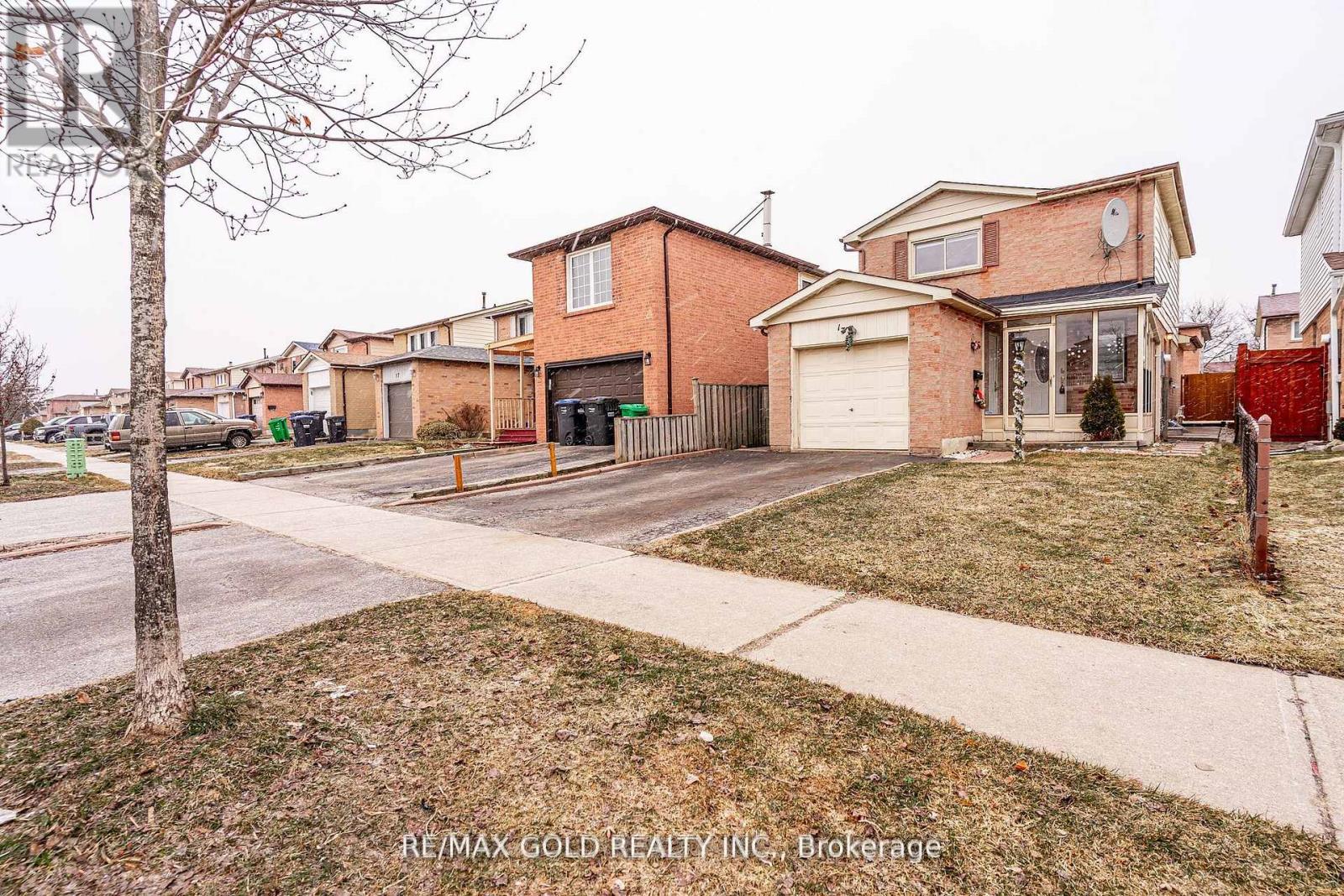 Detached at 13 MARTINDALE CRESCENT, Brampton (Brampton West)