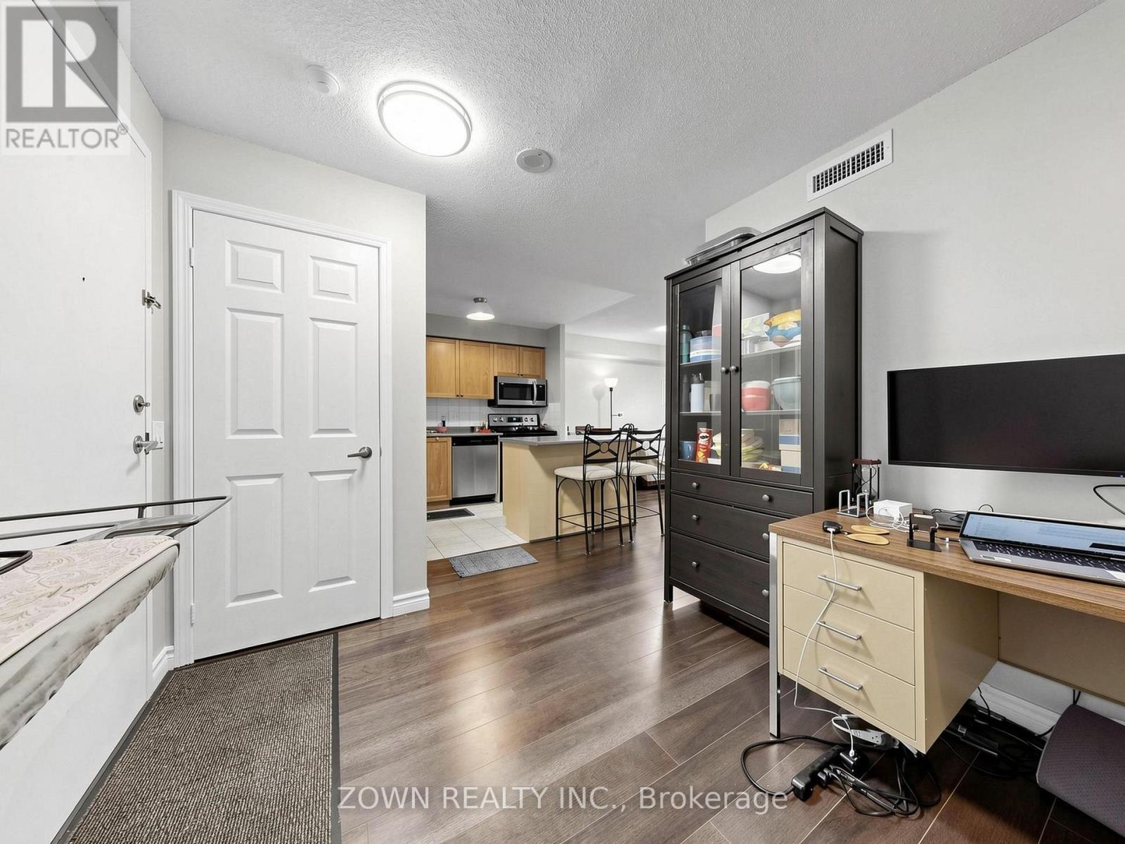 Apartment at 1603 - 55 STRATHAVEN DRIVE, Mississauga
