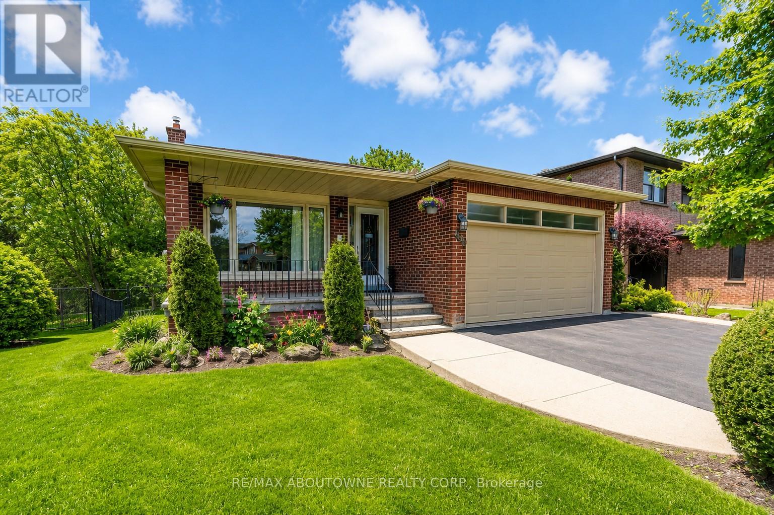 Detached at 440 PARKRIDGE CRESCENT, Oakville (GA Glen Abbey)