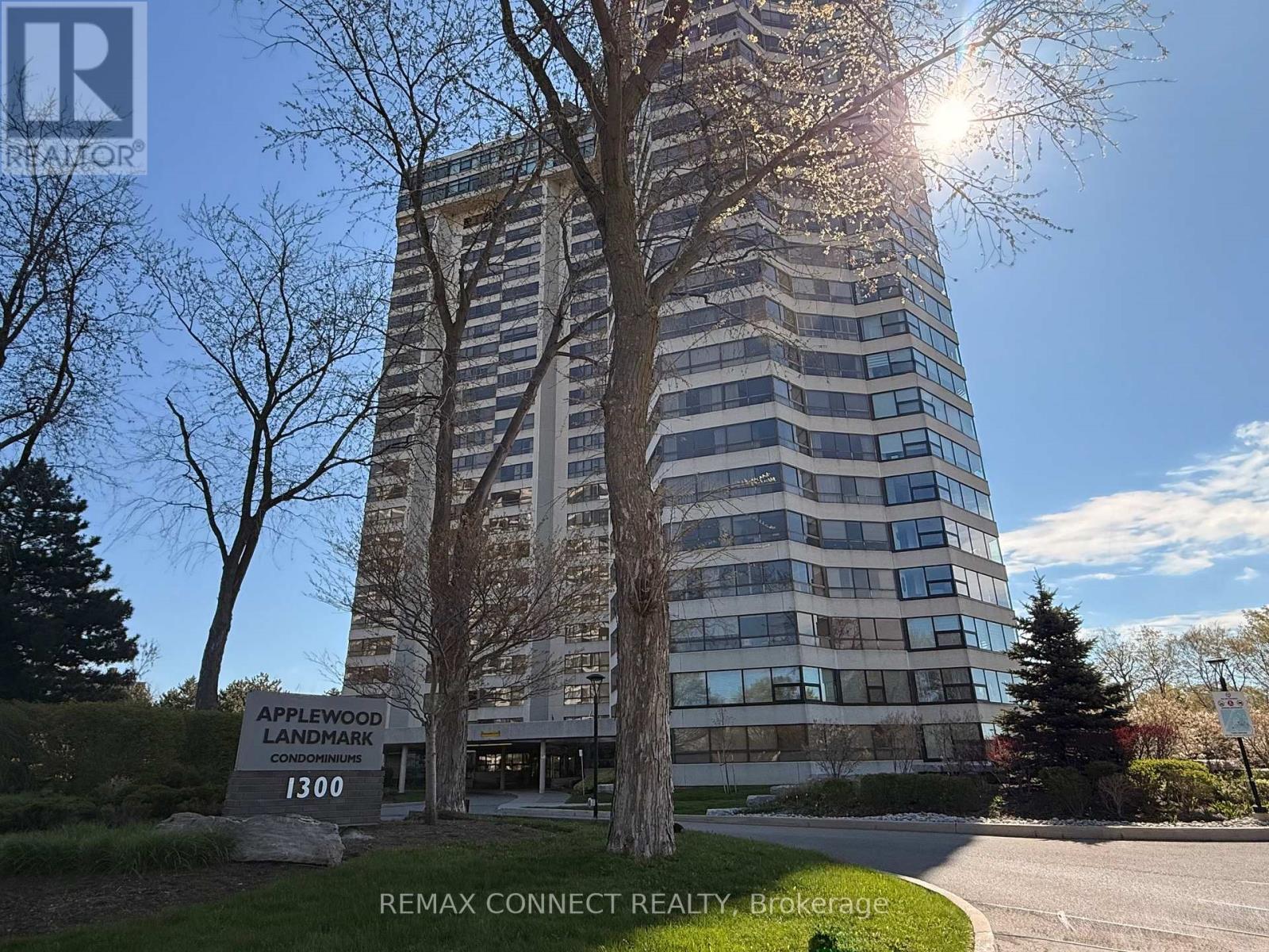 Apartment at 2107 - 1300 BLOOR STREET, Mississauga (Applewood)