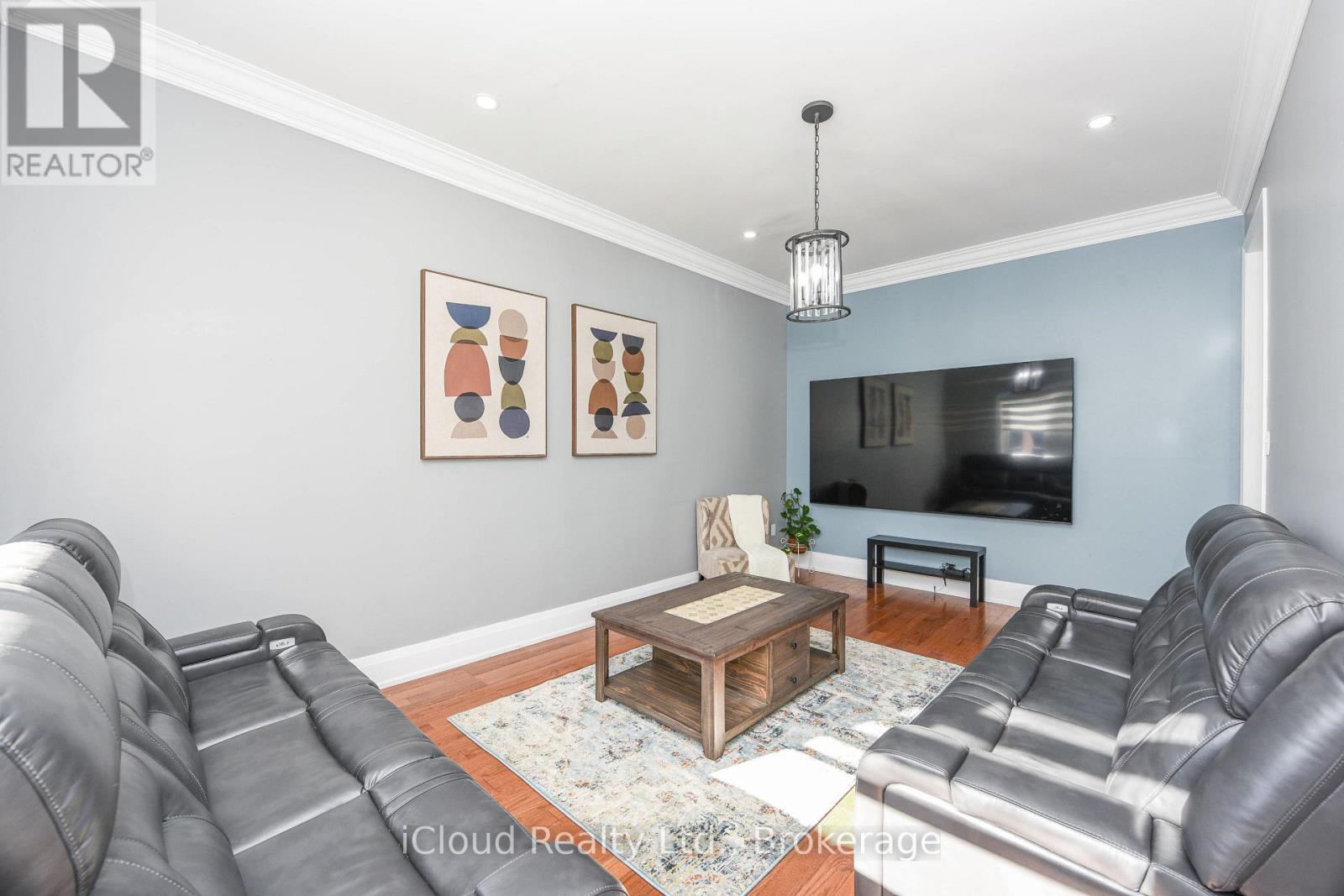 Detached at 25 GILES ROAD, Caledon