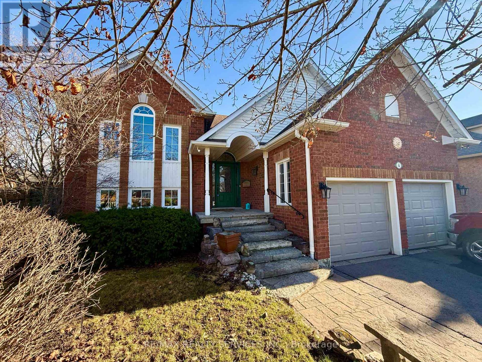 Detached at 4 VALLEYBRAE COURT, Caledon