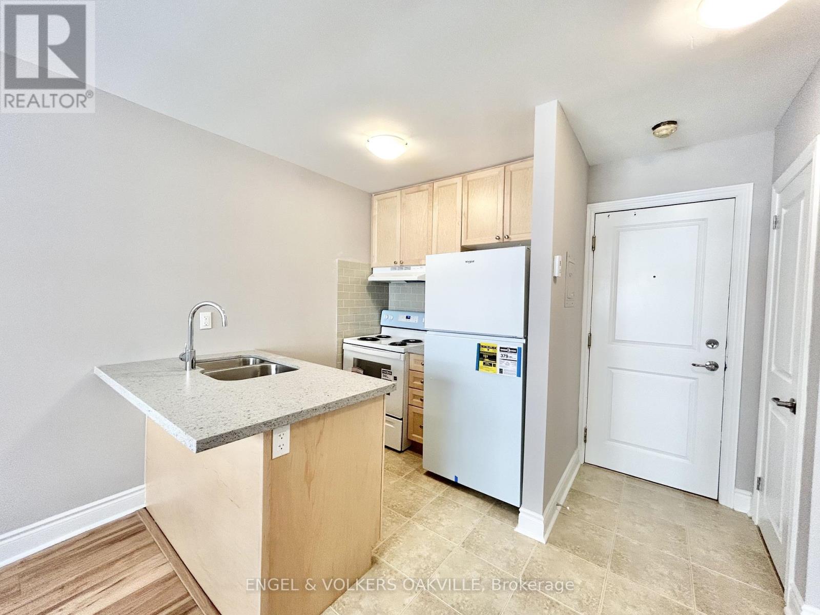 Multiplex at 204 - 11 THIRTY THIRD STREET, Toronto (Long Branch)