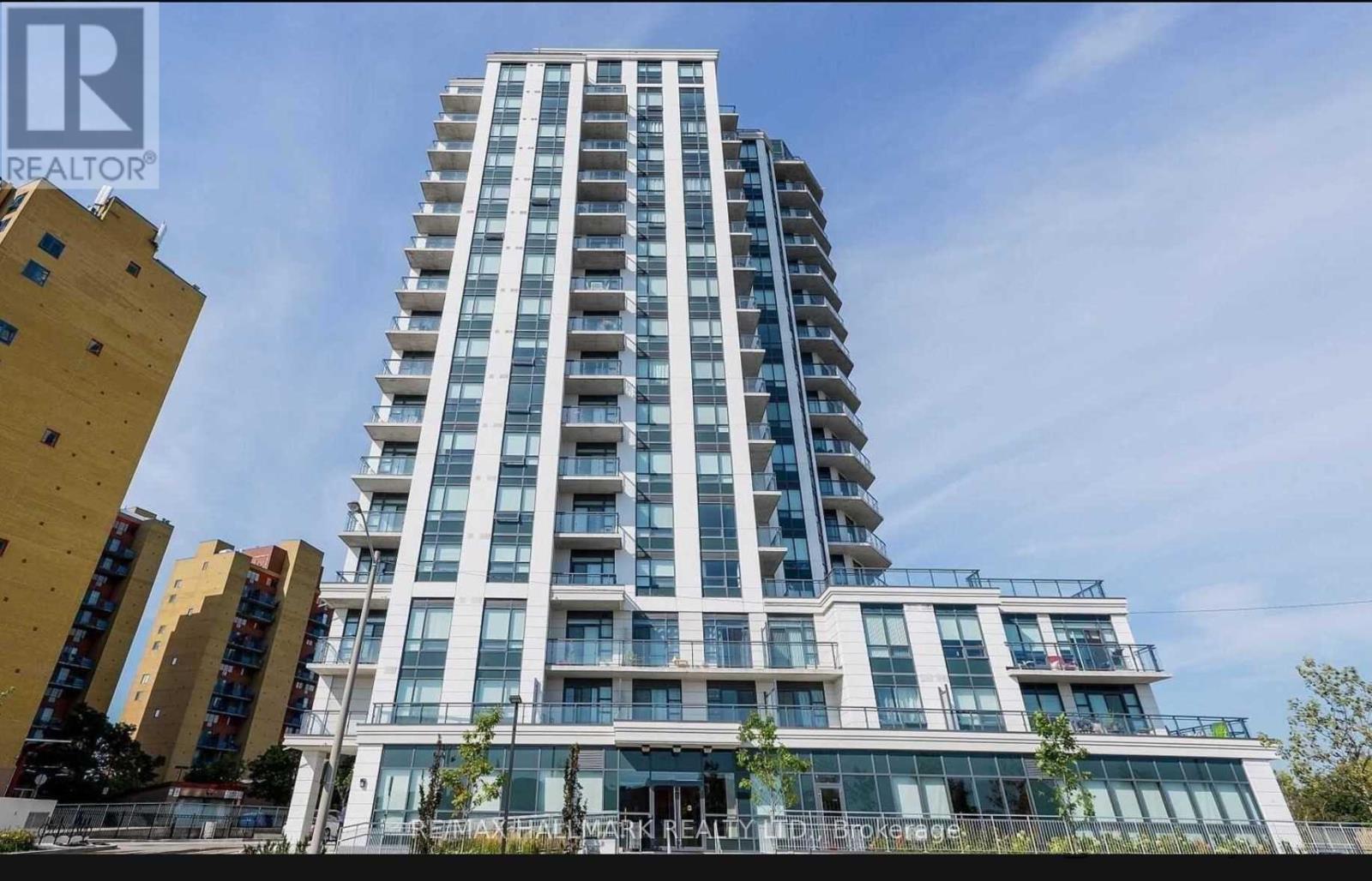 Apartment at 812 - 840 QUEENS PLATE DRIVE, Toronto (West Humber-Clairville)