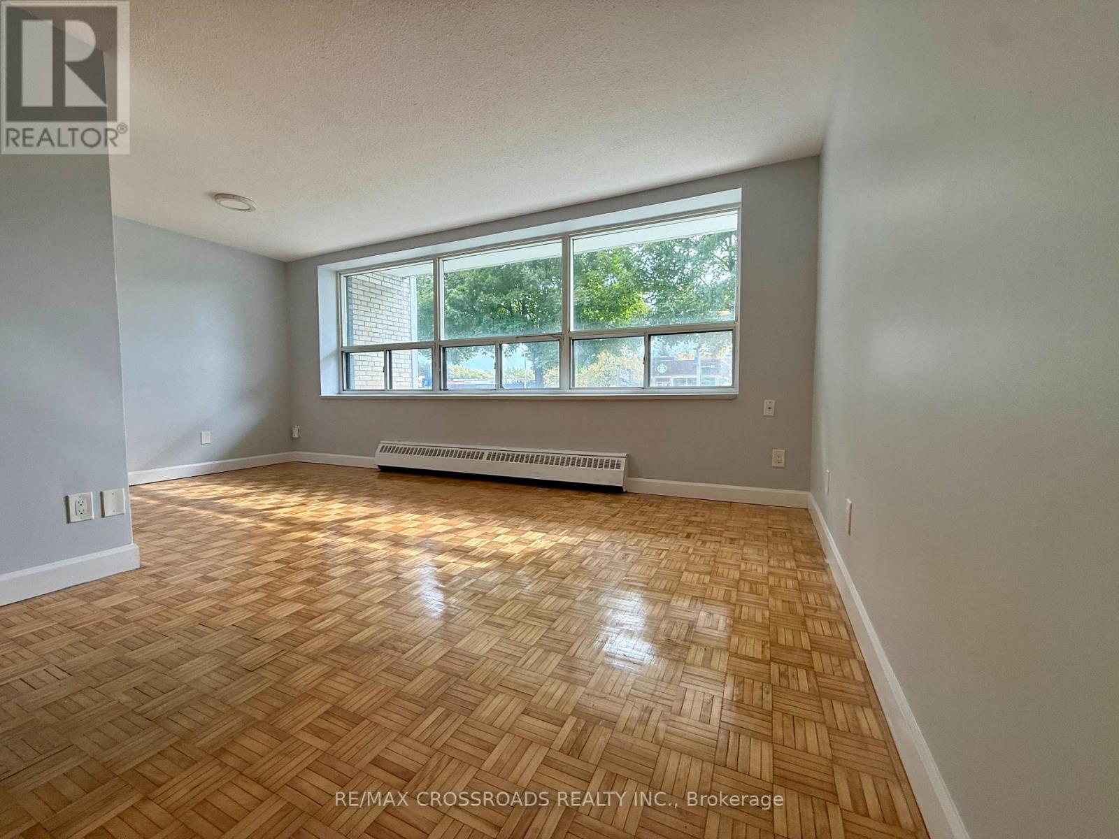 Apartment at 103 - 363 LAKESHORE ROAD E, Mississauga (Lakeview)
