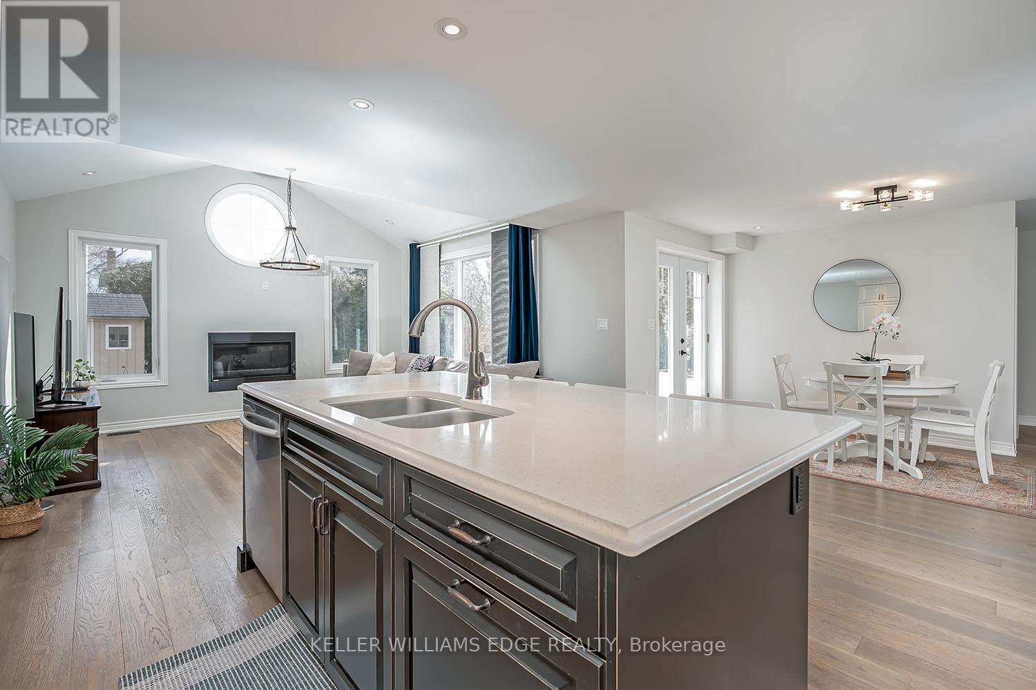 Detached at 3270 SPRUCE AVENUE, Burlington