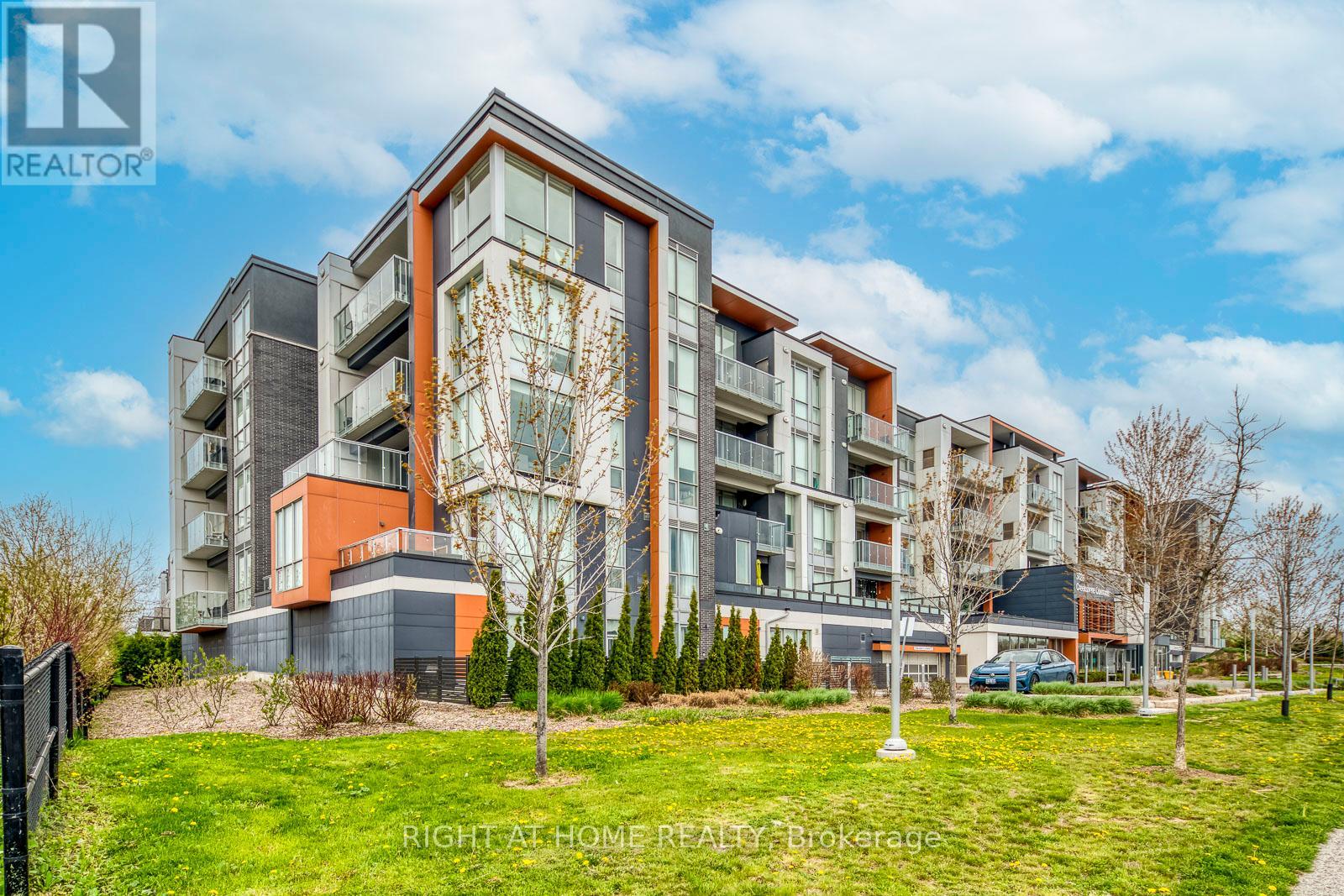 Apartment at 215 - 3028 CREEKSHORE COMMON, Oakville (FA Falgarwood)