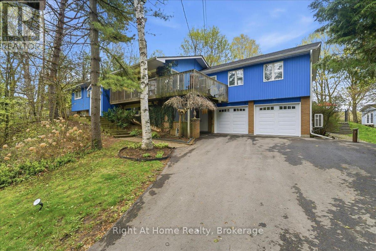 Detached at 1252 BRITANNIA ROAD, Burlington