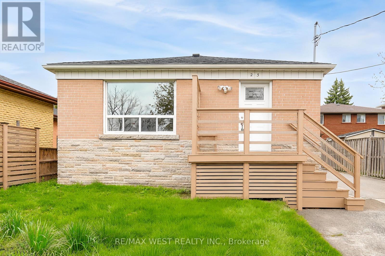 Detached at 23 IRWIN ROAD, Toronto (Elms-Old Rexdale)