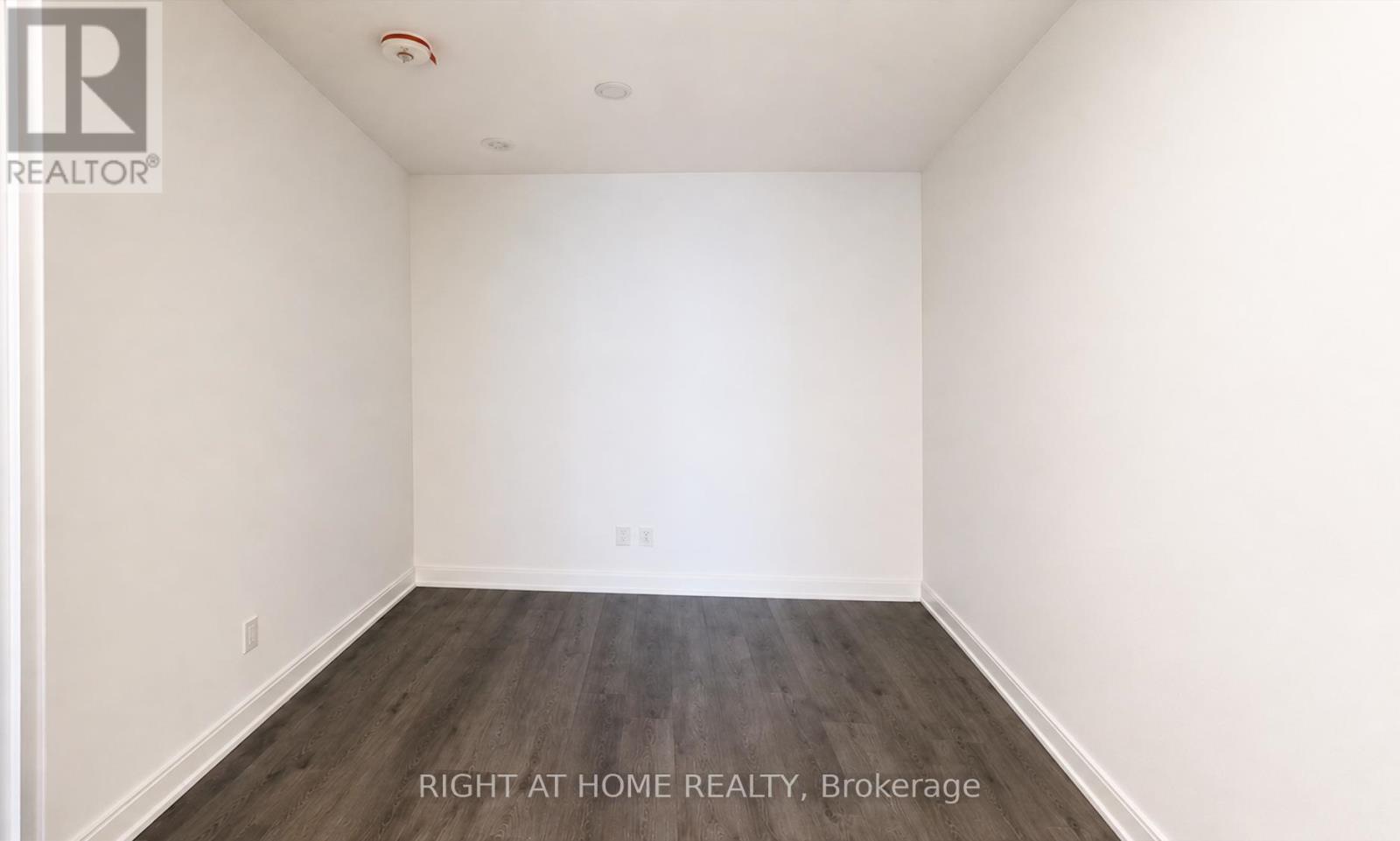 Apartment at 5811 LPH - 4015 THE EXCHANGE, Mississauga