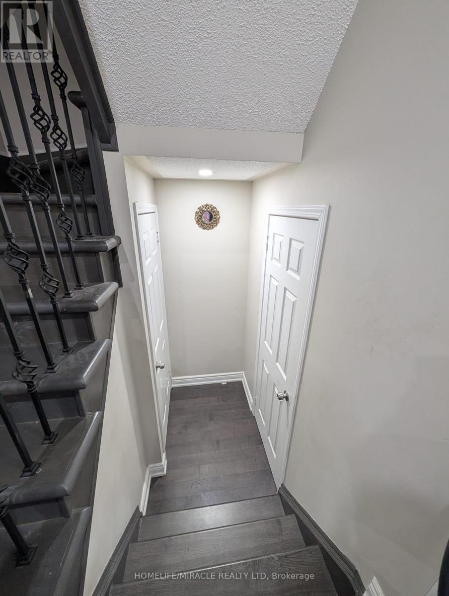Semi-Detached/Link at 1326 WEIR CHASE, Mississauga
