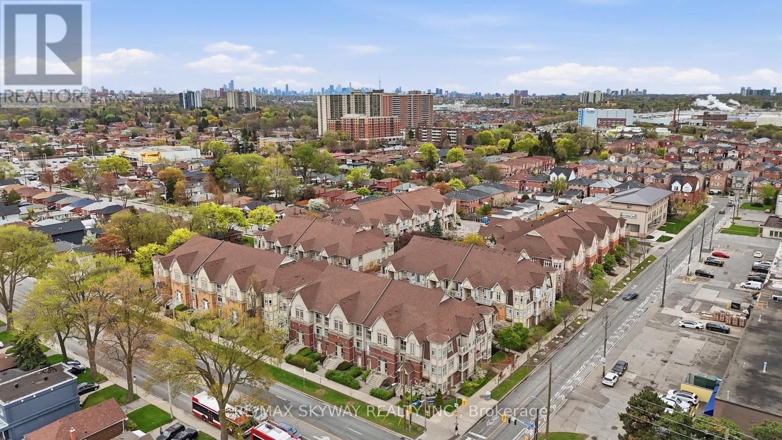 Townhouse at 15 - 11 PINE STREET, Toronto (Weston)