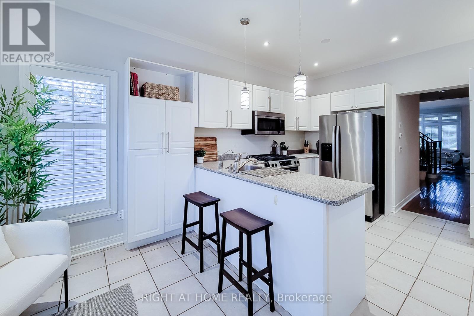 Detached at 2624 CASTLE HILL CRESCENT, Oakville