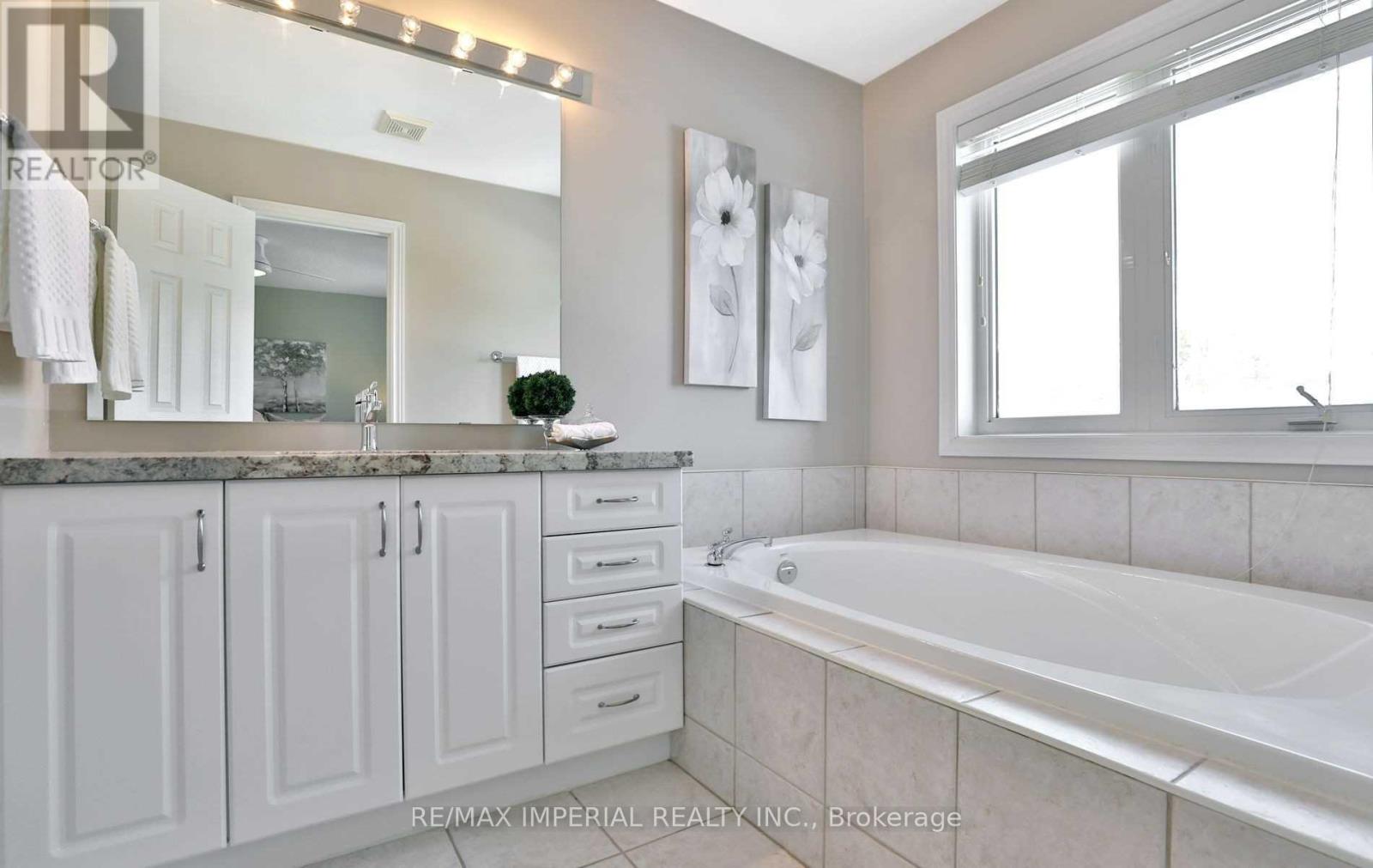 Townhouse at 1233 AGRAM DRIVE, Oakville