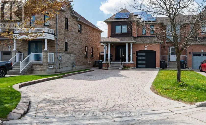 Townhouse at 19 SPRING VALLEY COURT, Brampton
