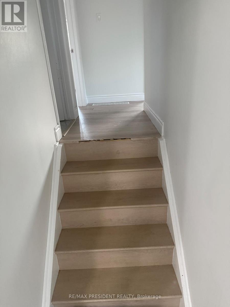 Detached at UPPER - 45 ELMVALE CRESCENT, Toronto