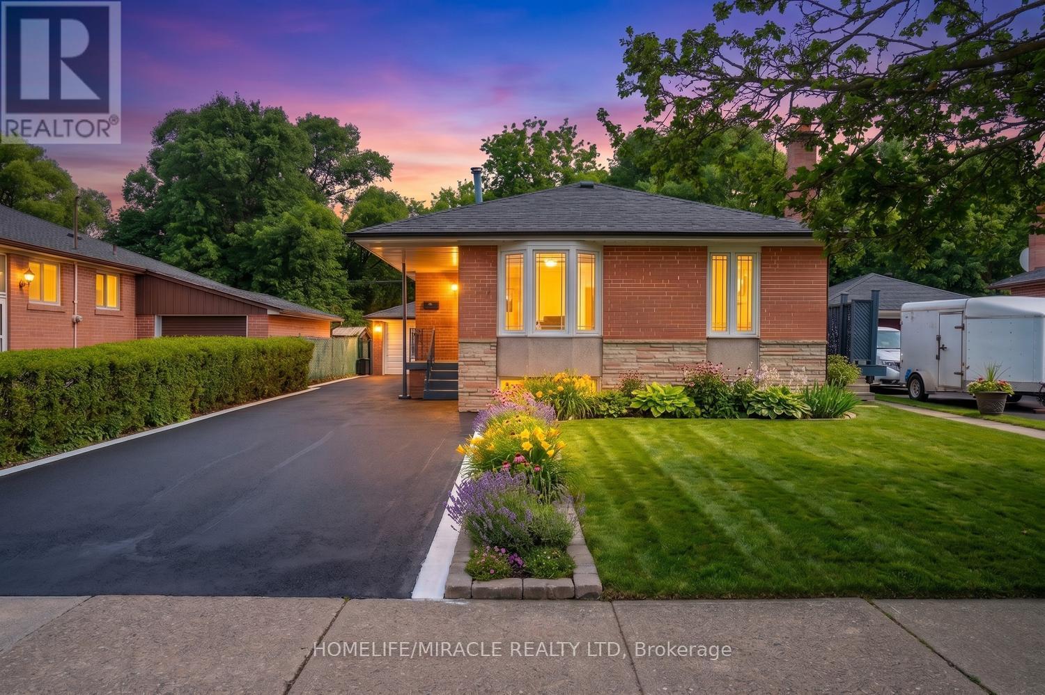 Detached at 92 TAYSHAM CRESCENT, Toronto (Thistletown-Beaumonde Heights)