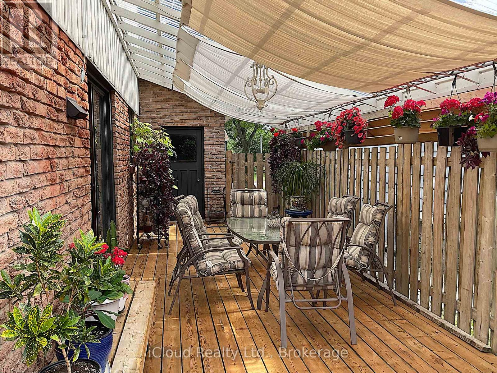 Detached at 73 WRIGHT CRESCENT, Caledon
