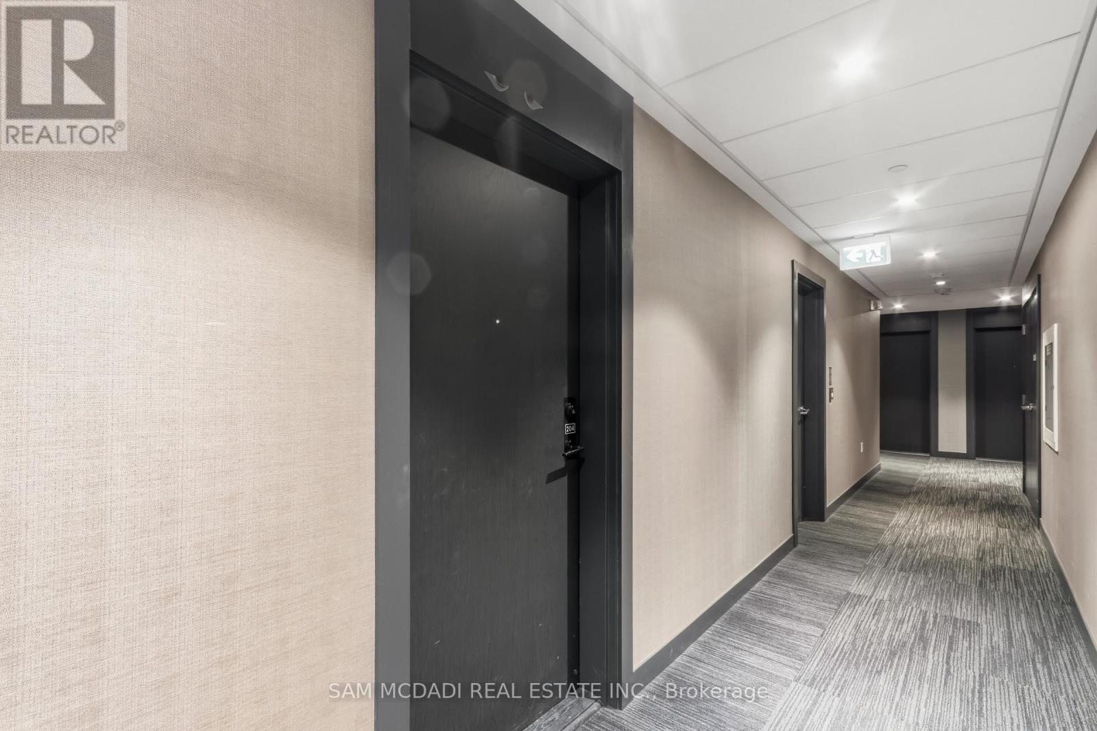 Apartment at 204 - 210 SABINA DRIVE E, Oakville